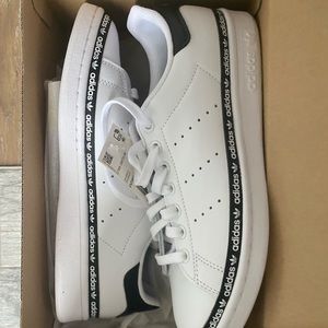 Women’s size 8.5 stan Smith